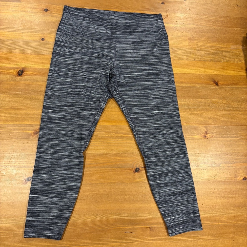 Lululemon Align II 23” Crops in Grey and White Heathered Pattern sz. 14